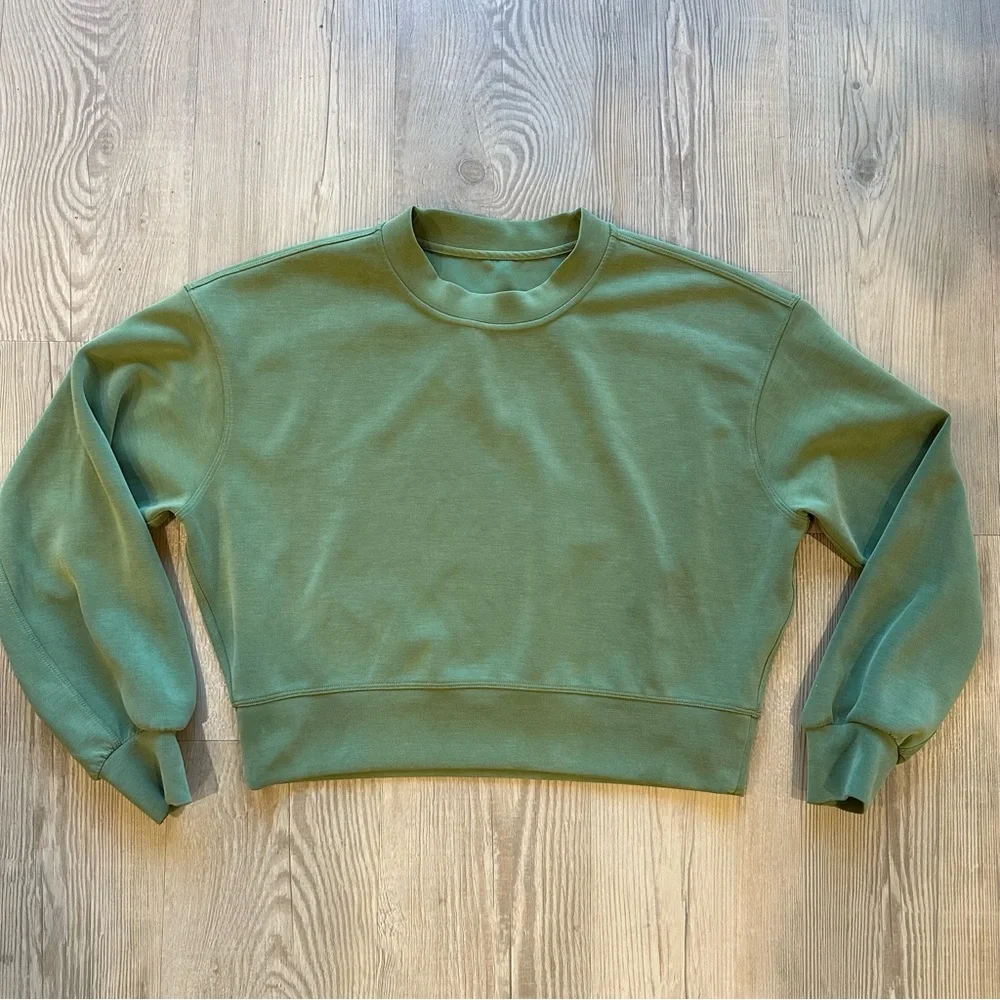 Lululemon Perfectly Oversized Cropped Crew Softstreme Green size 2 women’s - Picture 3 of 10